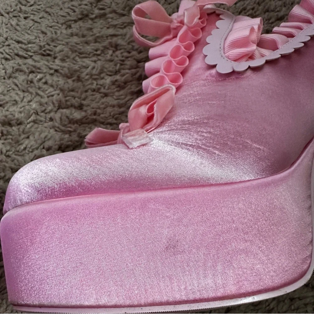 Trickz N Treatz Dolls Kill Pink Ruffle Shoes BISOU BABY Platform Heels 9 Marie - Picture 12 of 16